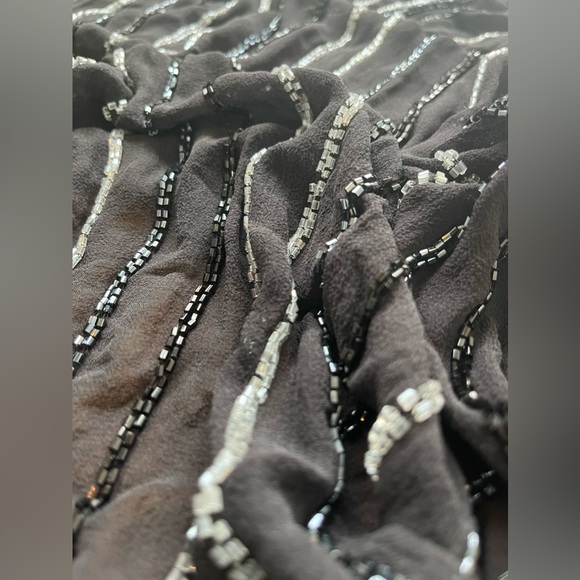TILO Scarves Sparkle ❤️ Gorgeous hand-beaded with a gorgeous weight like jewelry - Picture 3 of 11